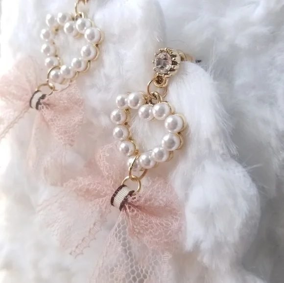 🍒NEW🍒 PEARLS & BOWS DROP EARRINGS - Picture 3 of 4